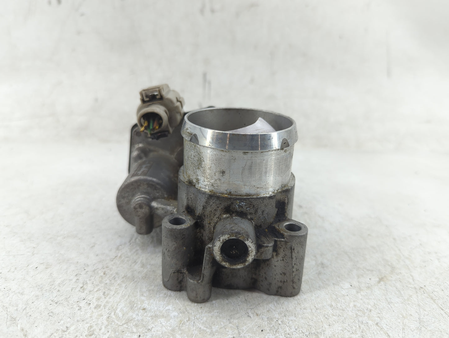 2014-2020 Ford Fusion Throttle Body P/N:DS7G-9F991-BB Fits Fits 2014 2015 2016 2017 2018 2019 2020 OEM Used Auto Parts - Oem