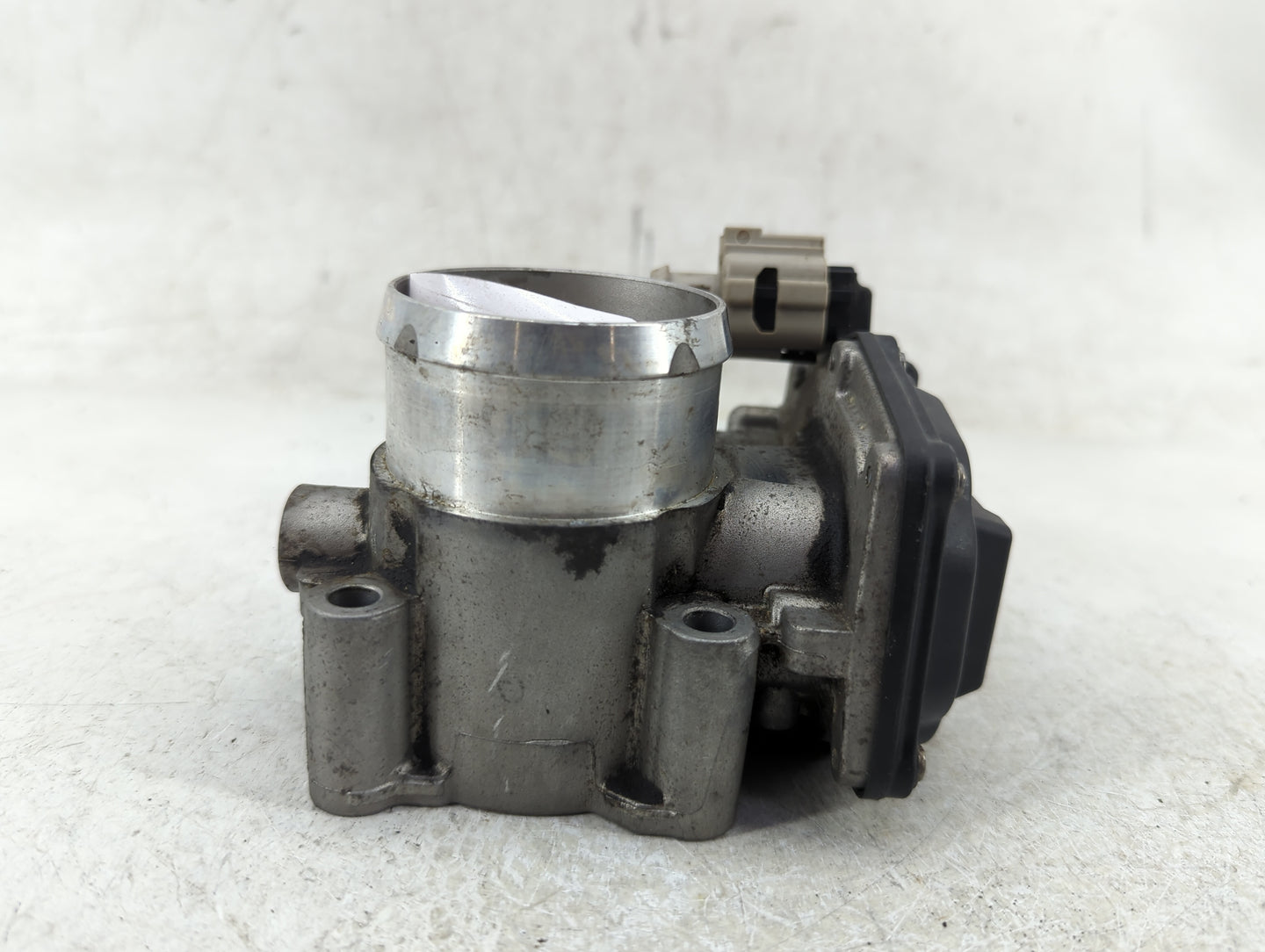 2014-2020 Ford Fusion Throttle Body P/N:DS7G-9F991-BB Fits Fits 2014 2015 2016 2017 2018 2019 2020 OEM Used Auto Parts - Oem