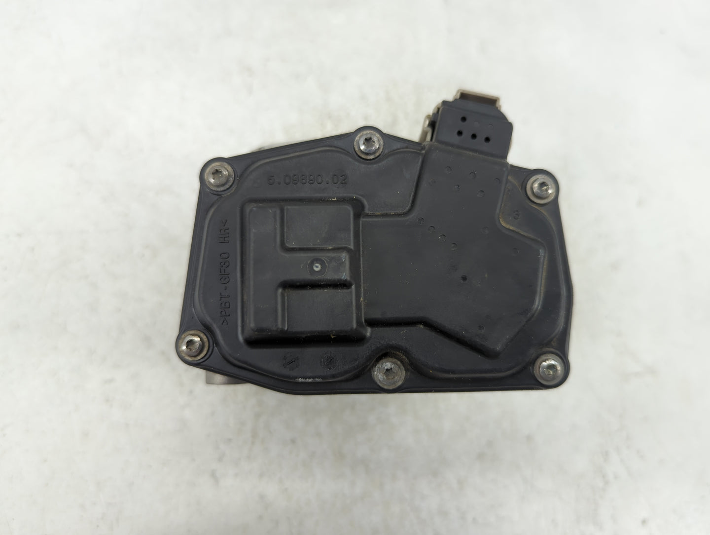 2014-2020 Ford Fusion Throttle Body P/N:DS7G-9F991-BB Fits Fits 2014 2015 2016 2017 2018 2019 2020 OEM Used Auto Parts - Oem