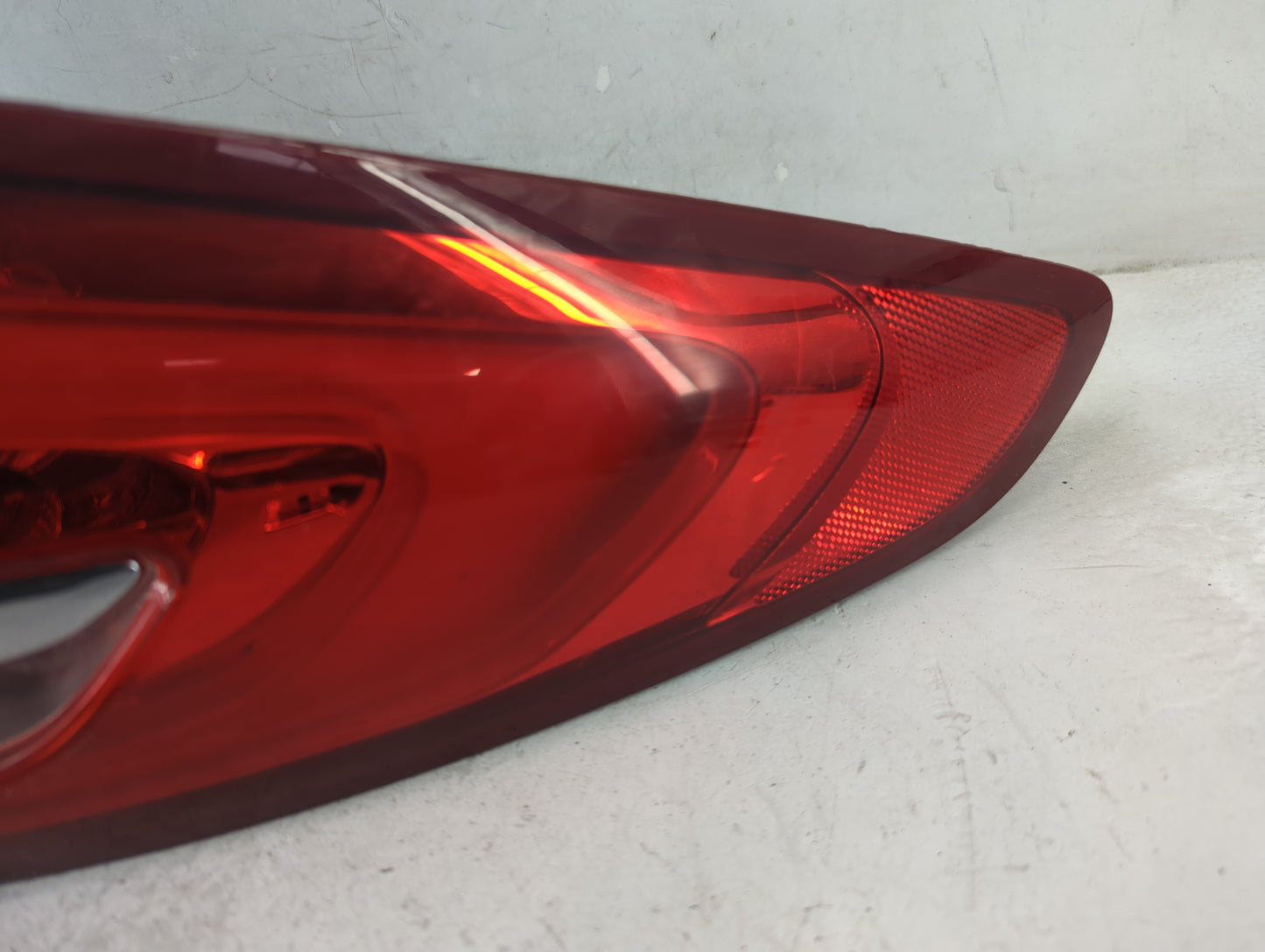 2017-2020 Ford Fusion Tail Light Assembly Passenger Right OEM P/N:6003TH0065 Fits Fits 2017 2018 2019 2020 OEM Used Auto Par