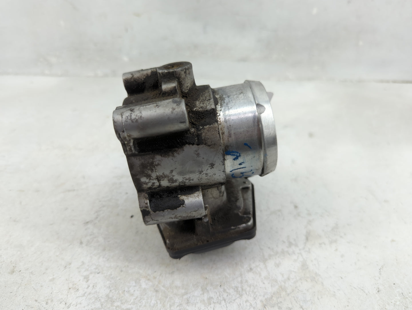 2014-2020 Ford Fusion Throttle Body P/N:DS7G-9F991-BB Fits Fits 2014 2015 2016 2017 2018 2019 2020 OEM Used Auto Parts - Oem