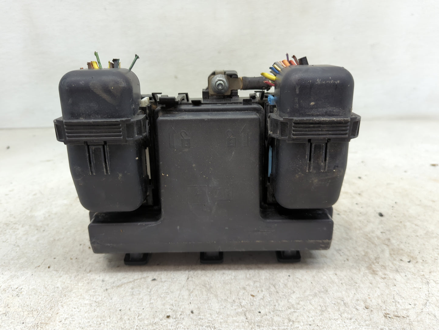 2017-2020 Ford Fusion Fusebox Fuse Box Panel Relay Module P/N:HG9T14D068AC Fits Fits 2017 2018 2019 2020 OEM Used Auto Parts
