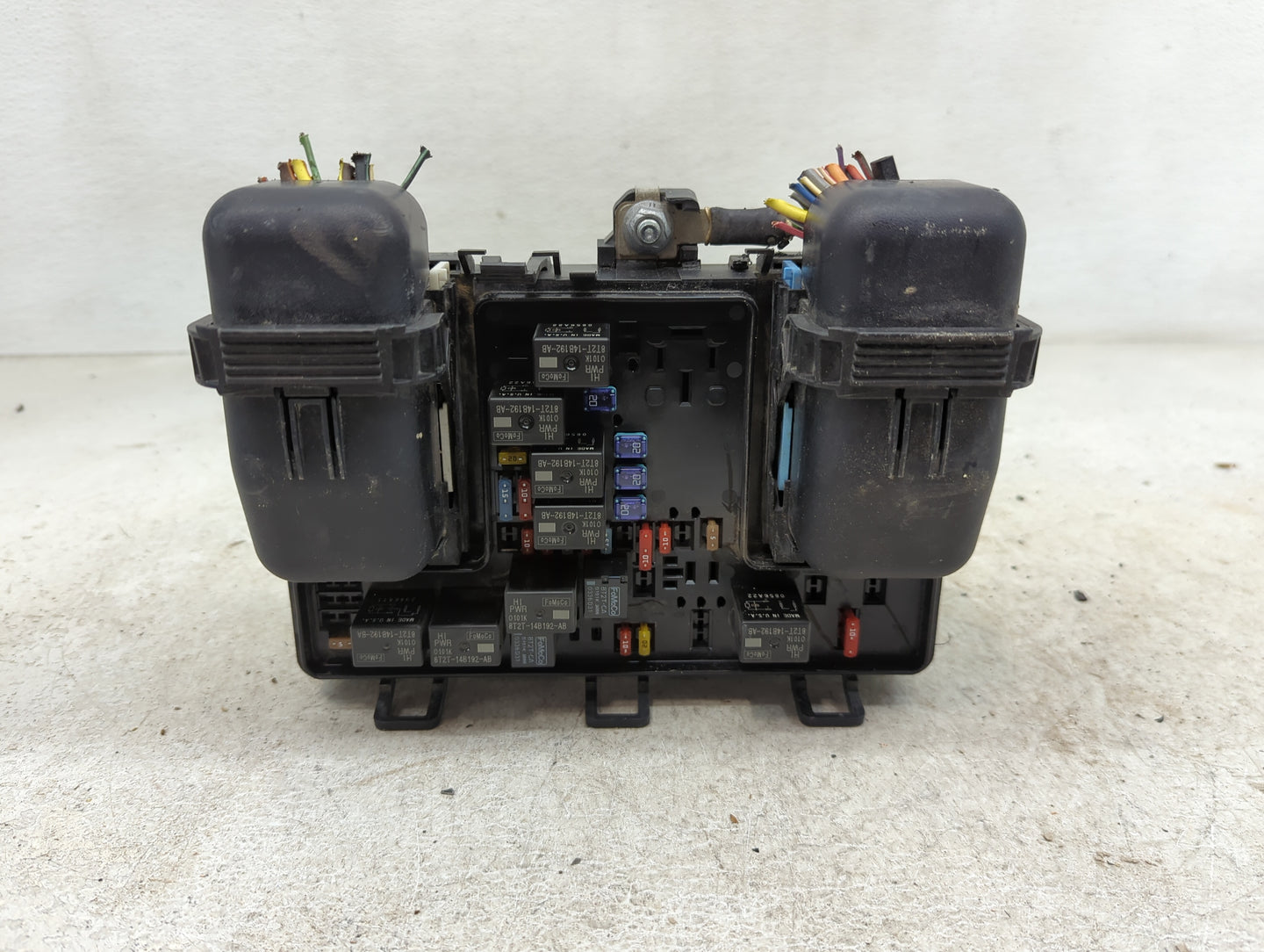 2017-2020 Ford Fusion Fusebox Fuse Box Panel Relay Module P/N:HG9T14D068AC Fits Fits 2017 2018 2019 2020 OEM Used Auto Parts