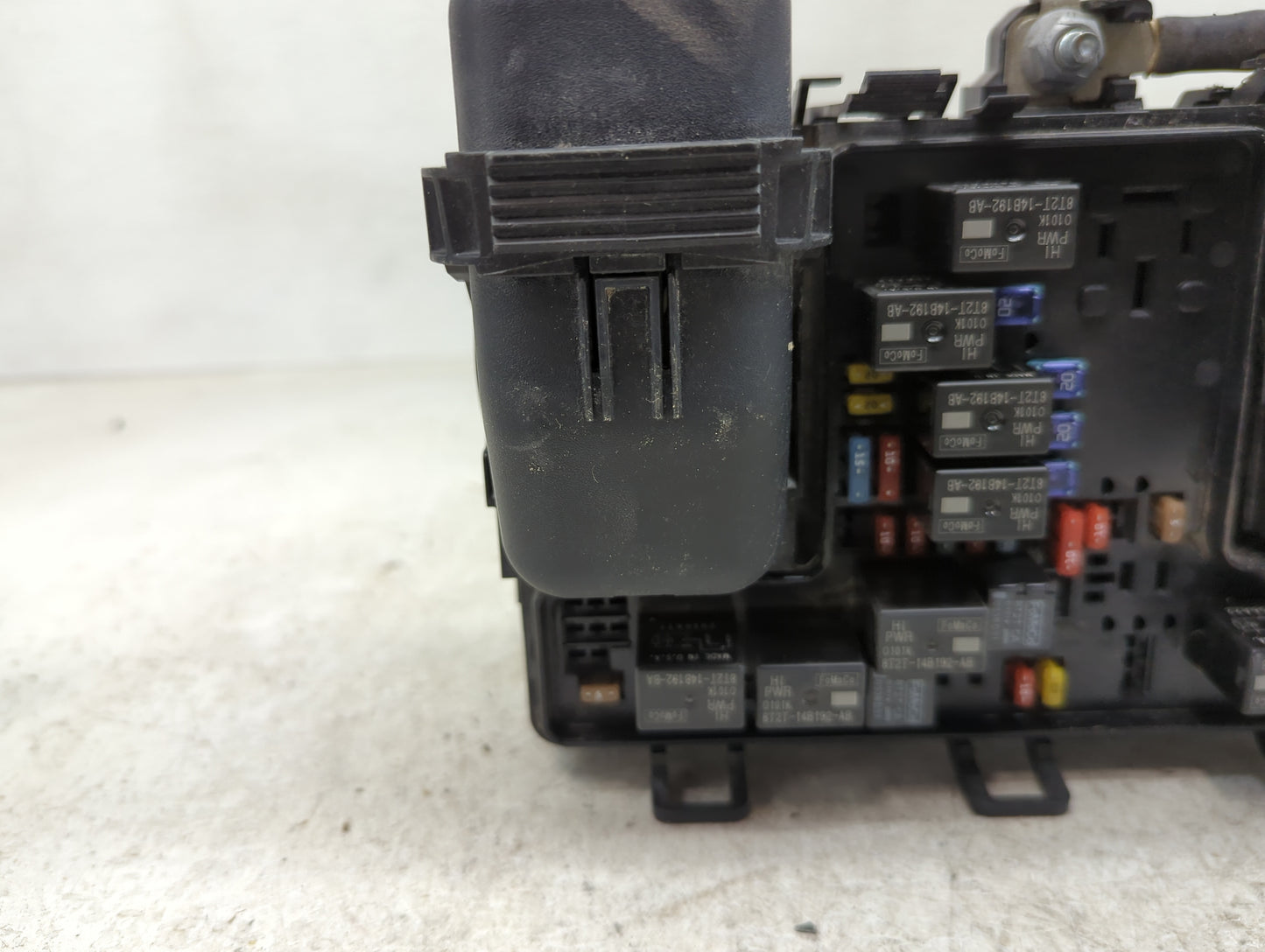 2017-2020 Ford Fusion Fusebox Fuse Box Panel Relay Module P/N:HG9T14D068AC Fits Fits 2017 2018 2019 2020 OEM Used Auto Parts