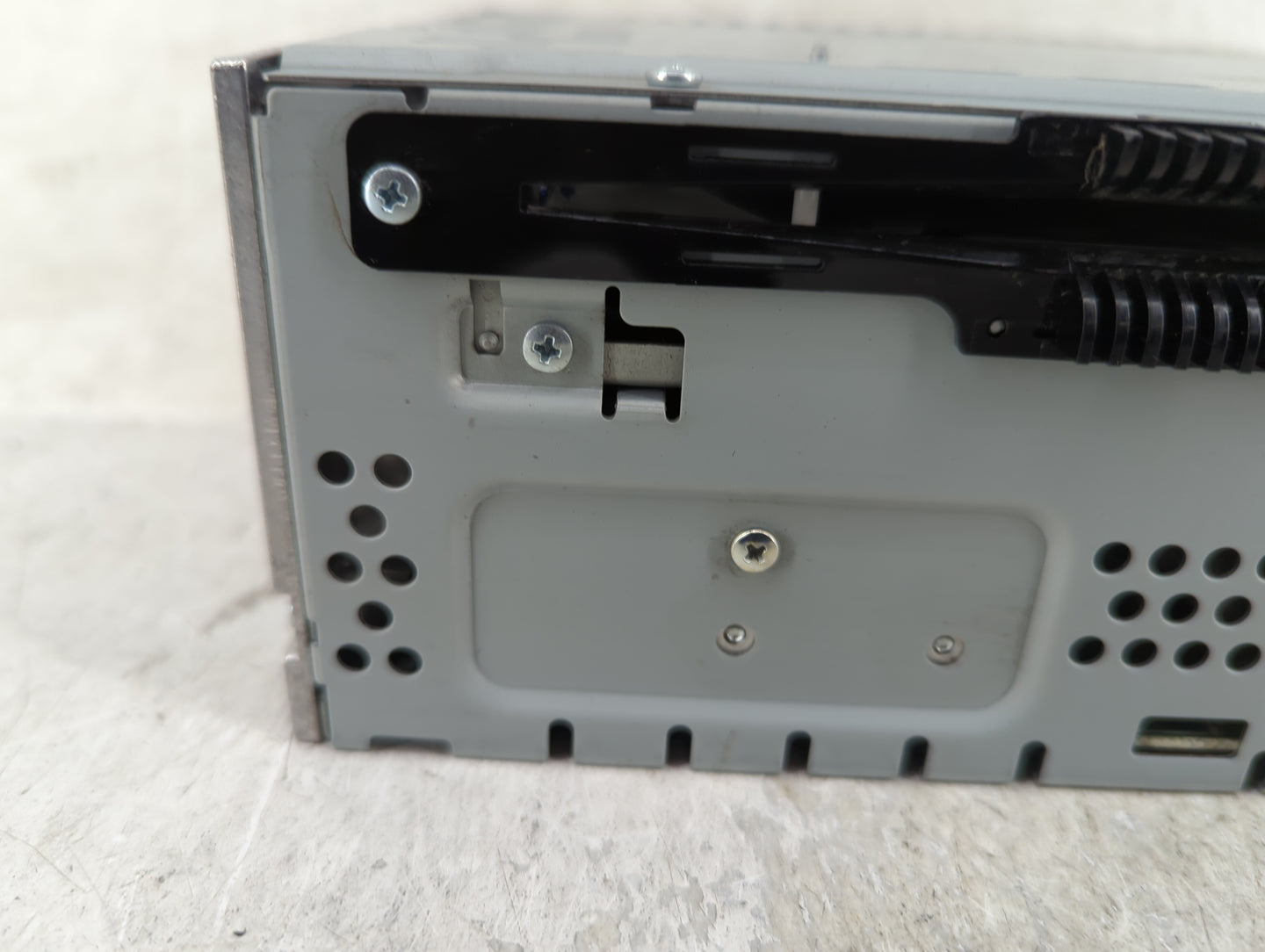 2016-2017 Ford Fusion Radio AM FM Cd Player Receiver Replacement Fits Fits 2016 2017 OEM Used Auto Parts - Oemusedautoparts1