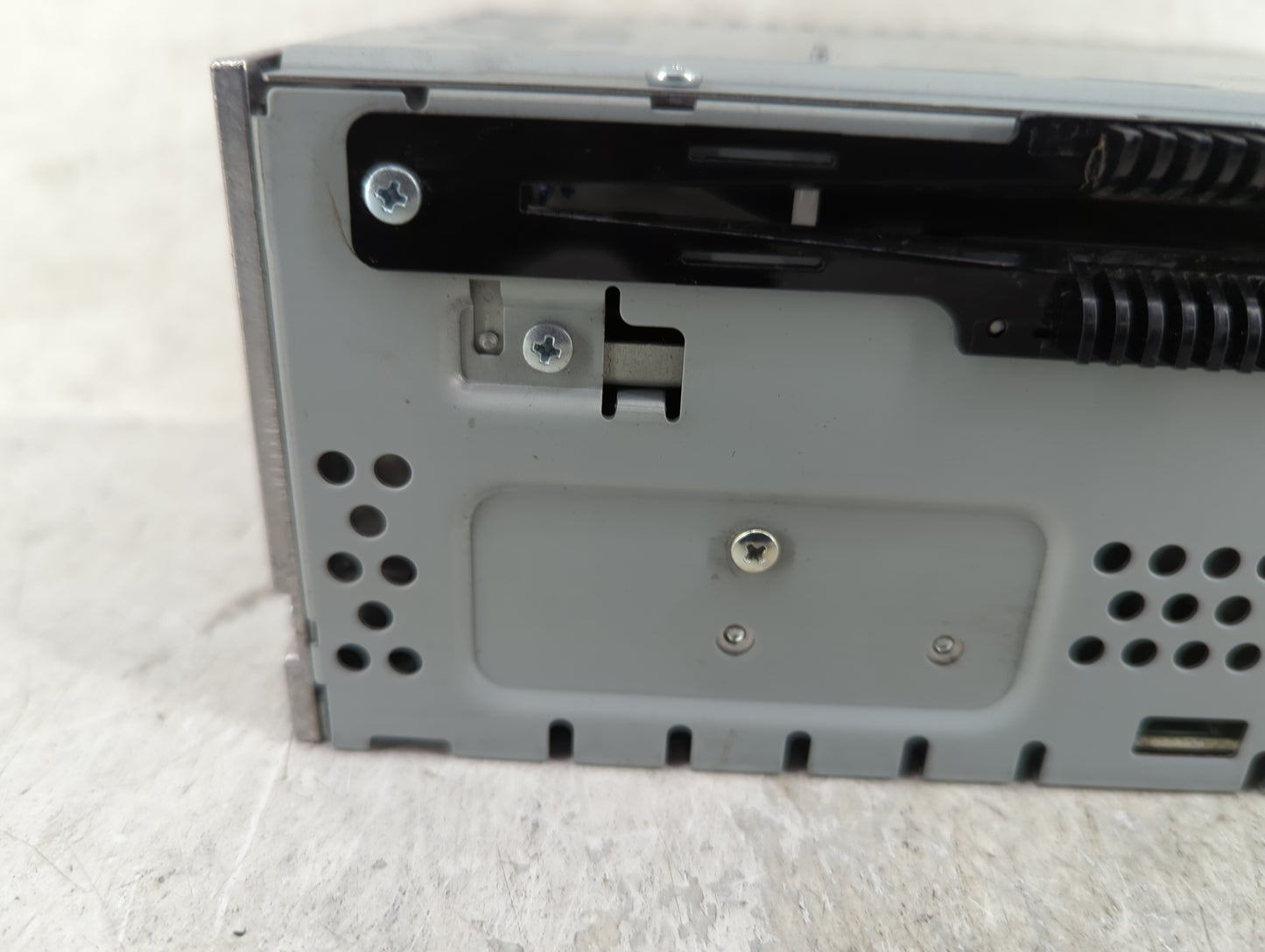 2016-2017 Ford Fusion Radio AM FM Cd Player Receiver Replacement Fits Fits 2016 2017 OEM Used Auto Parts - Oemusedautoparts1