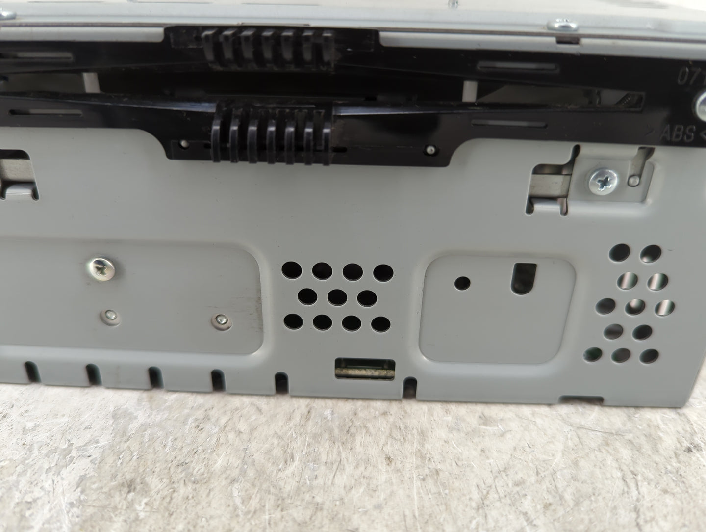 2016-2017 Ford Fusion Radio AM FM Cd Player Receiver Replacement Fits Fits 2016 2017 OEM Used Auto Parts - Oemusedautoparts1
