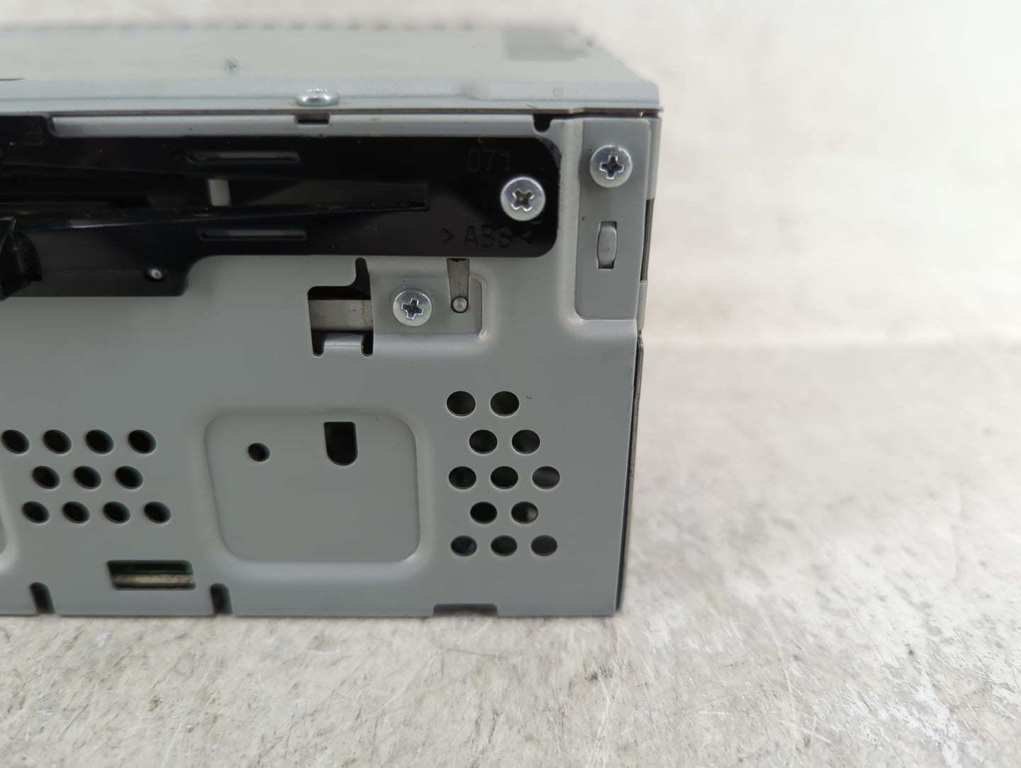 2016-2017 Ford Fusion Radio AM FM Cd Player Receiver Replacement Fits Fits 2016 2017 OEM Used Auto Parts - Oemusedautoparts1