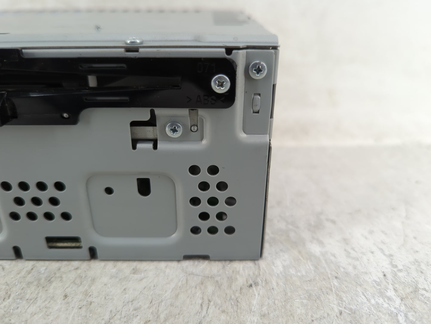 2016-2017 Ford Fusion Radio AM FM Cd Player Receiver Replacement Fits Fits 2016 2017 OEM Used Auto Parts - Oemusedautoparts1