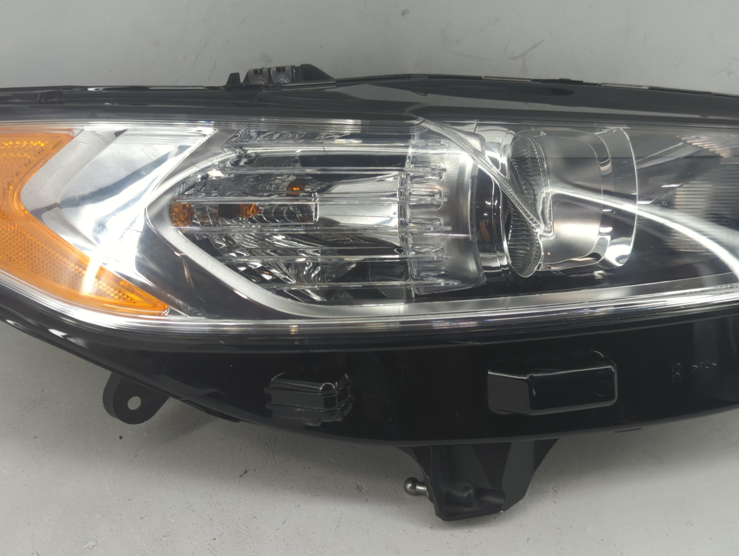 2017-2020 Ford Fusion Passenger Right Oem Head Light Headlight Lamp - Oemusedautoparts1.com