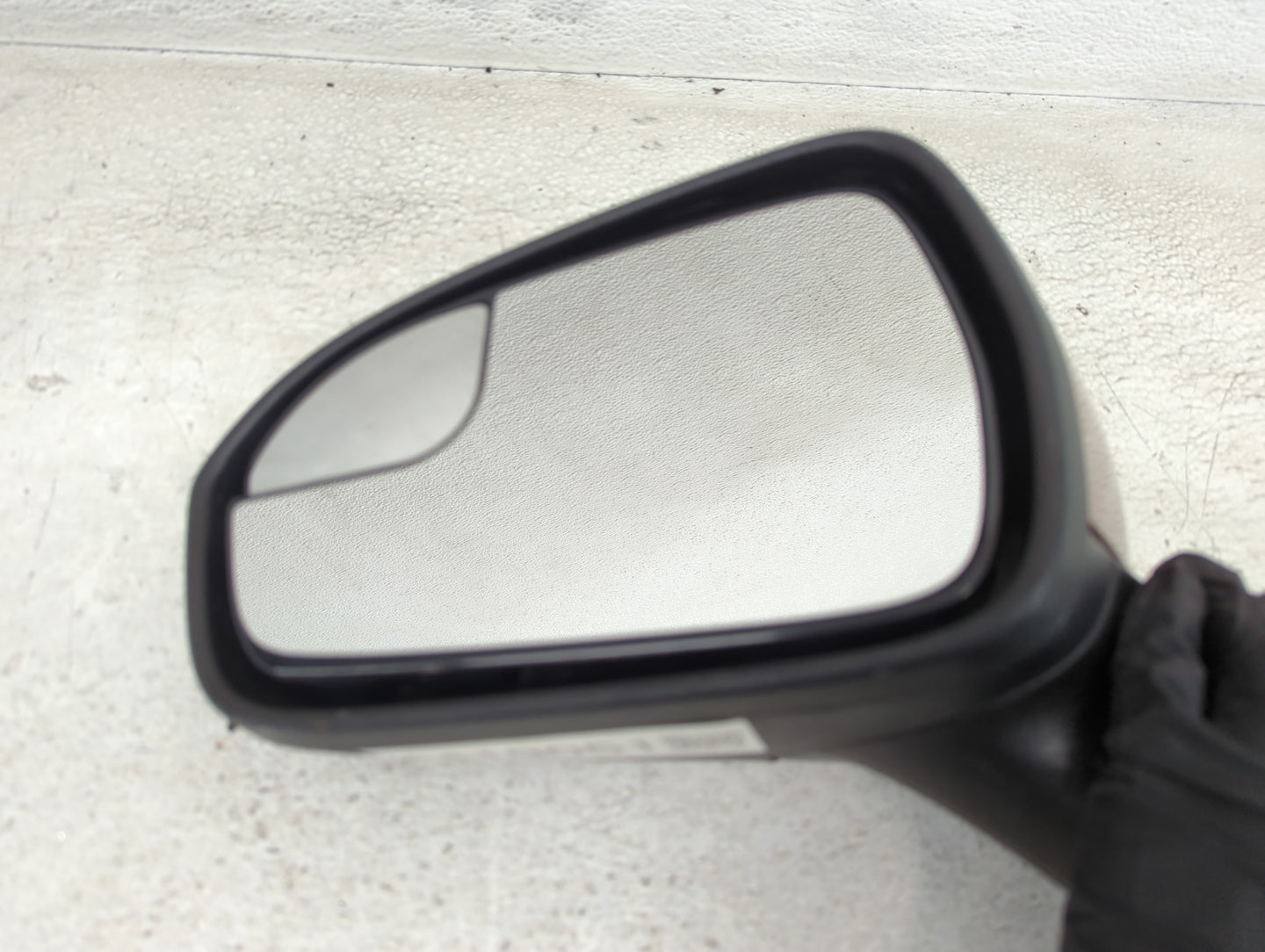 2016-2020 Ford Fusion Driver Side View Mirror - Left Door Mirror OEM Used - Oemusedautoparts1.com
