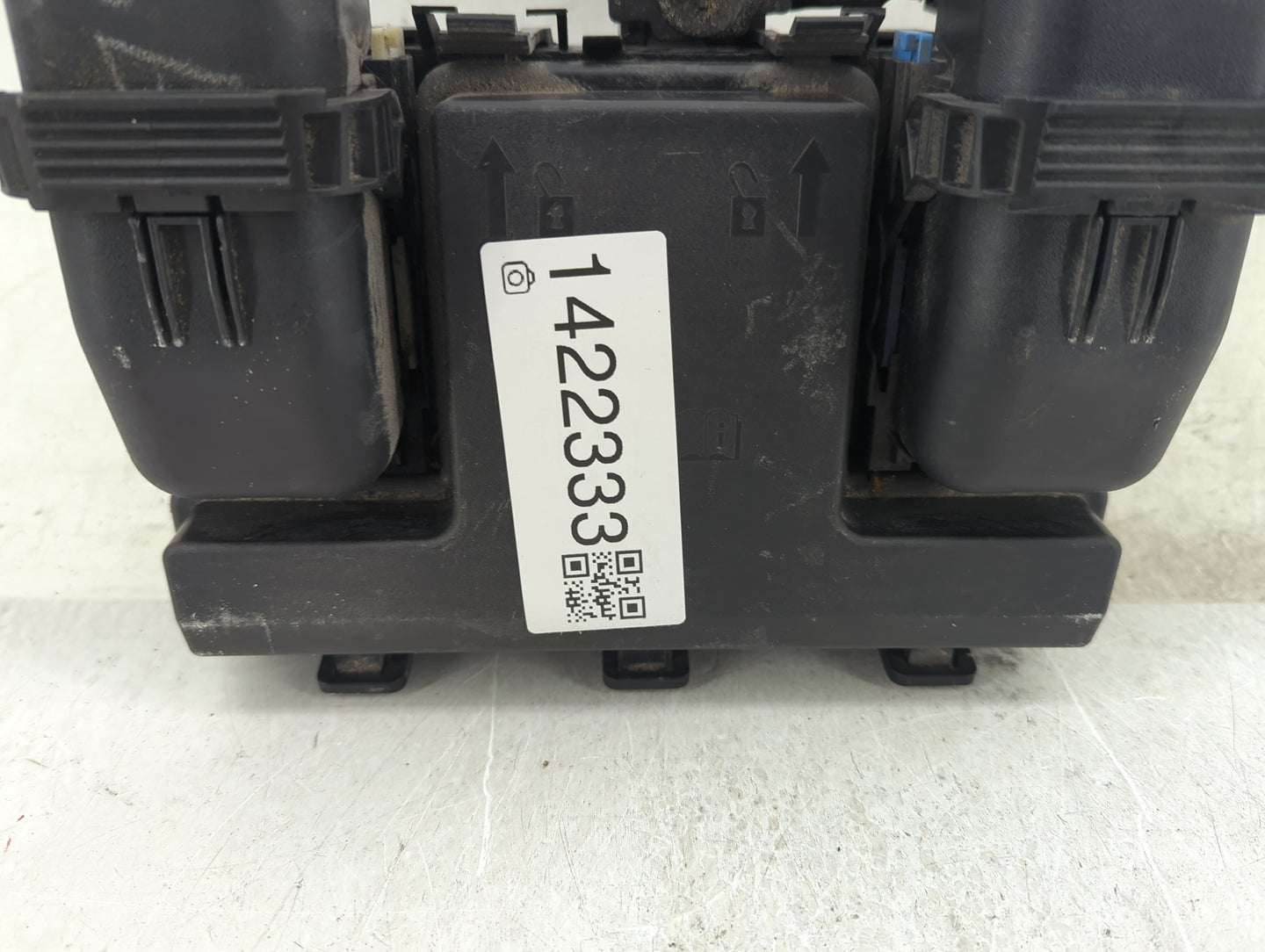 2017-2020 Ford Fusion Fusebox Fuse Box Panel Relay Module Fits Fits 2017 2018 2019 2020 OEM Used Auto Parts - Oemusedautopar