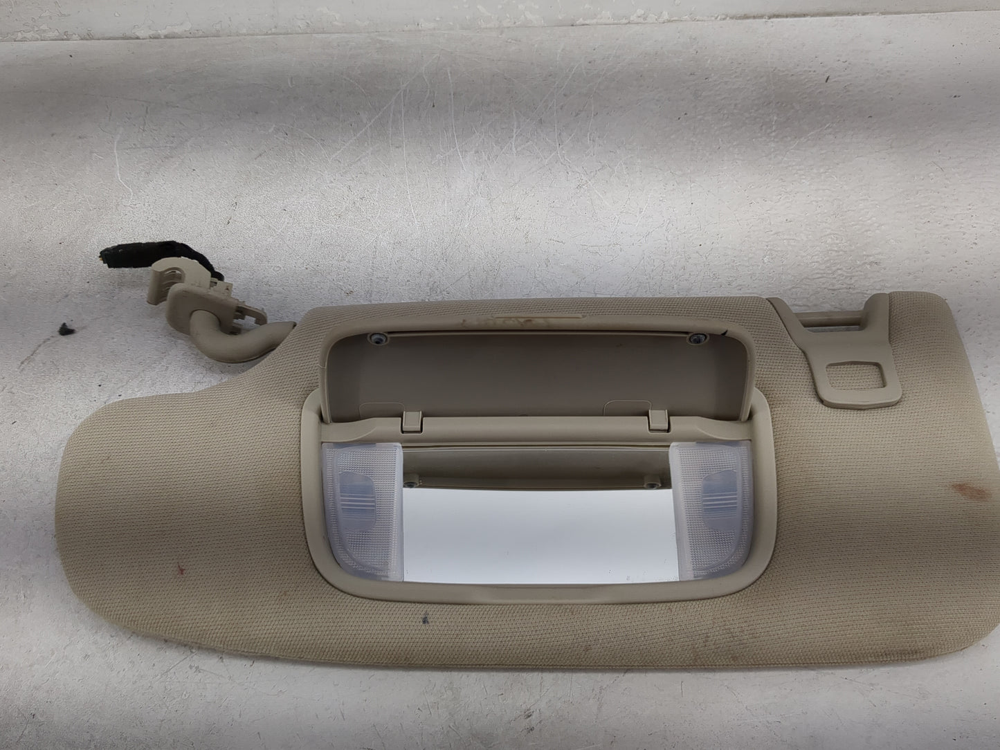 2017-2020 Ford Fusion Sun Visor Shade Replacement Driver Left Mirror Fits Fits 2017 2018 2019 2020 OEM Used Auto Parts - Oem