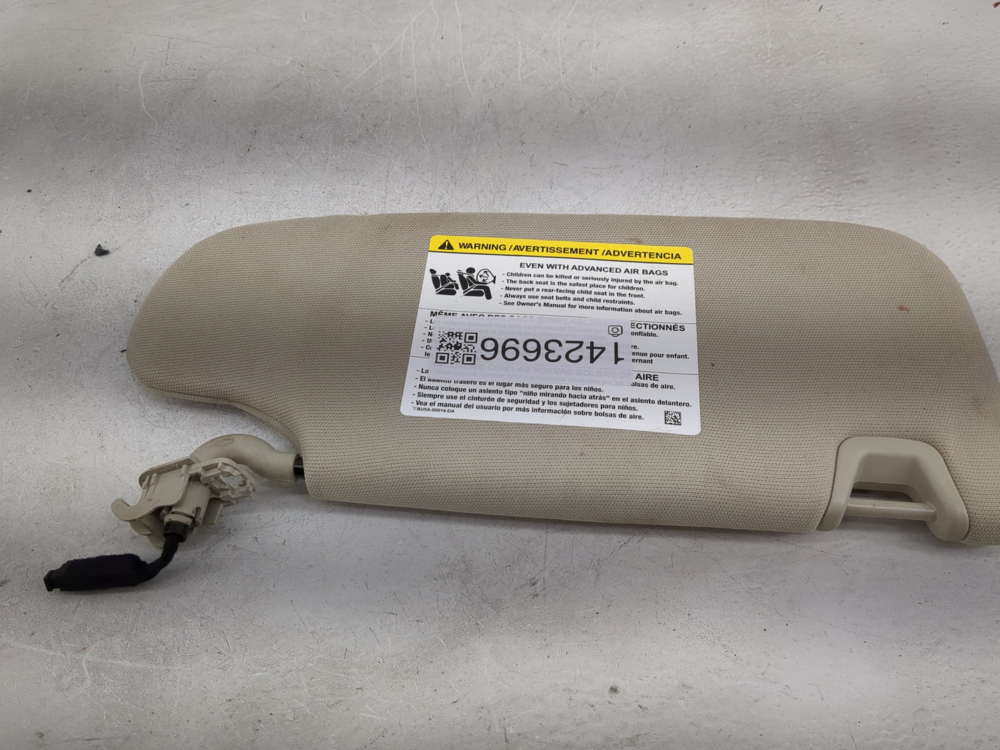 2017-2020 Ford Fusion Sun Visor Shade Replacement Driver Left Mirror Fits Fits 2017 2018 2019 2020 OEM Used Auto Parts - Oem
