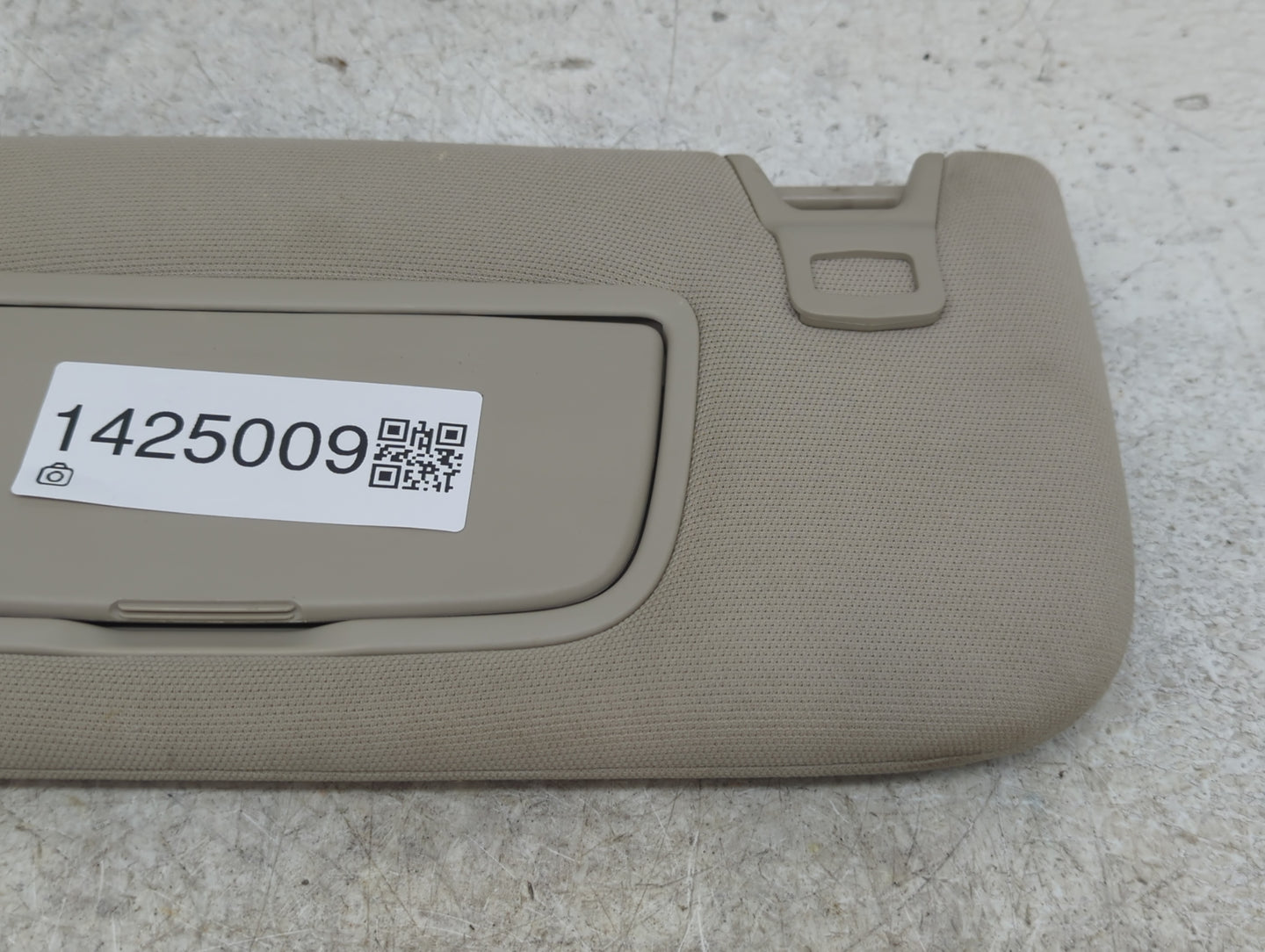 2017 Ford Fusion Sun Visor Shade Replacement Driver Left Mirror Fits OEM Used Auto Parts - Oemusedautoparts1.com