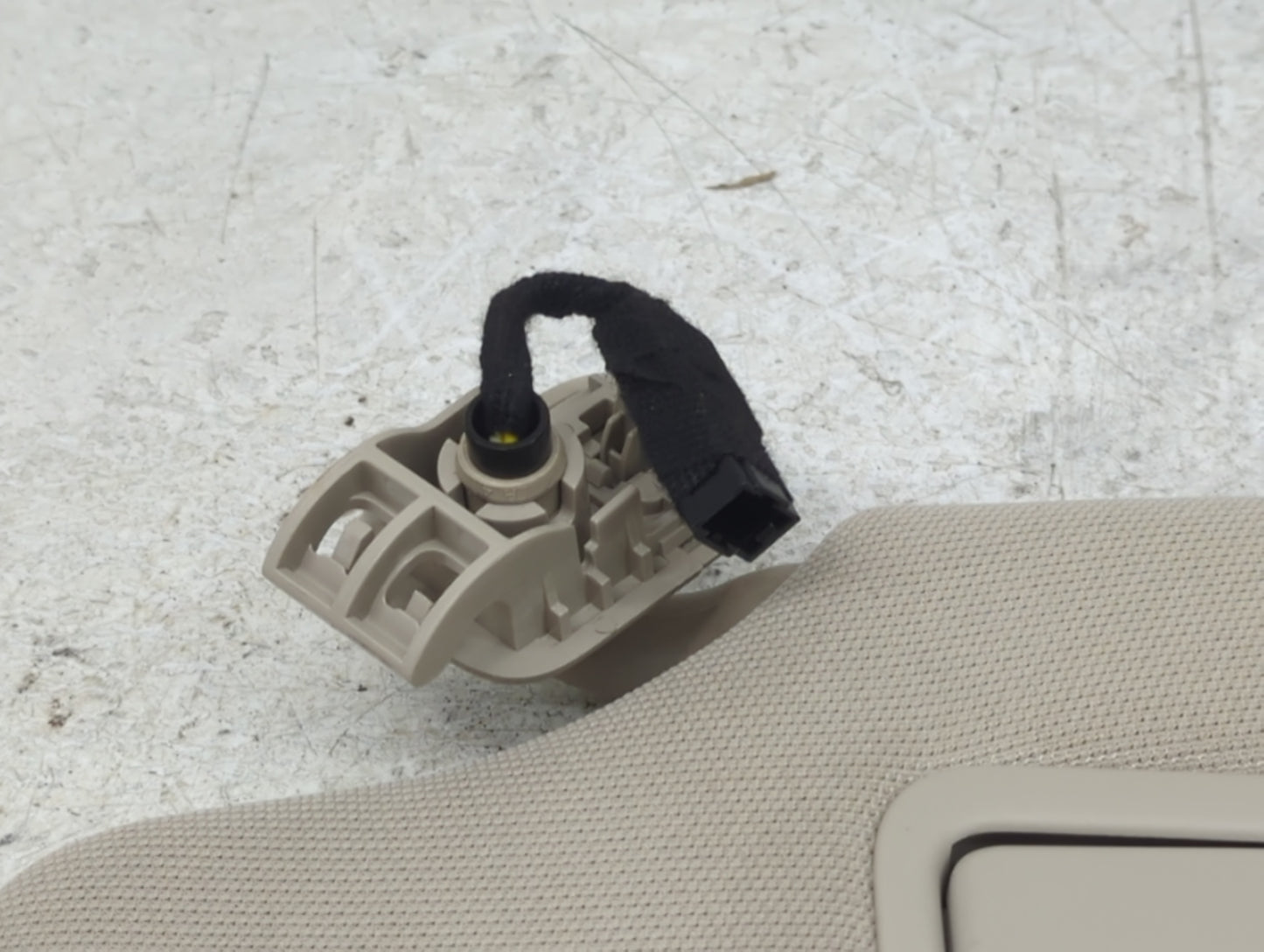 2017 Ford Fusion Sun Visor Shade Replacement Driver Left Mirror Fits OEM Used Auto Parts - Oemusedautoparts1.com