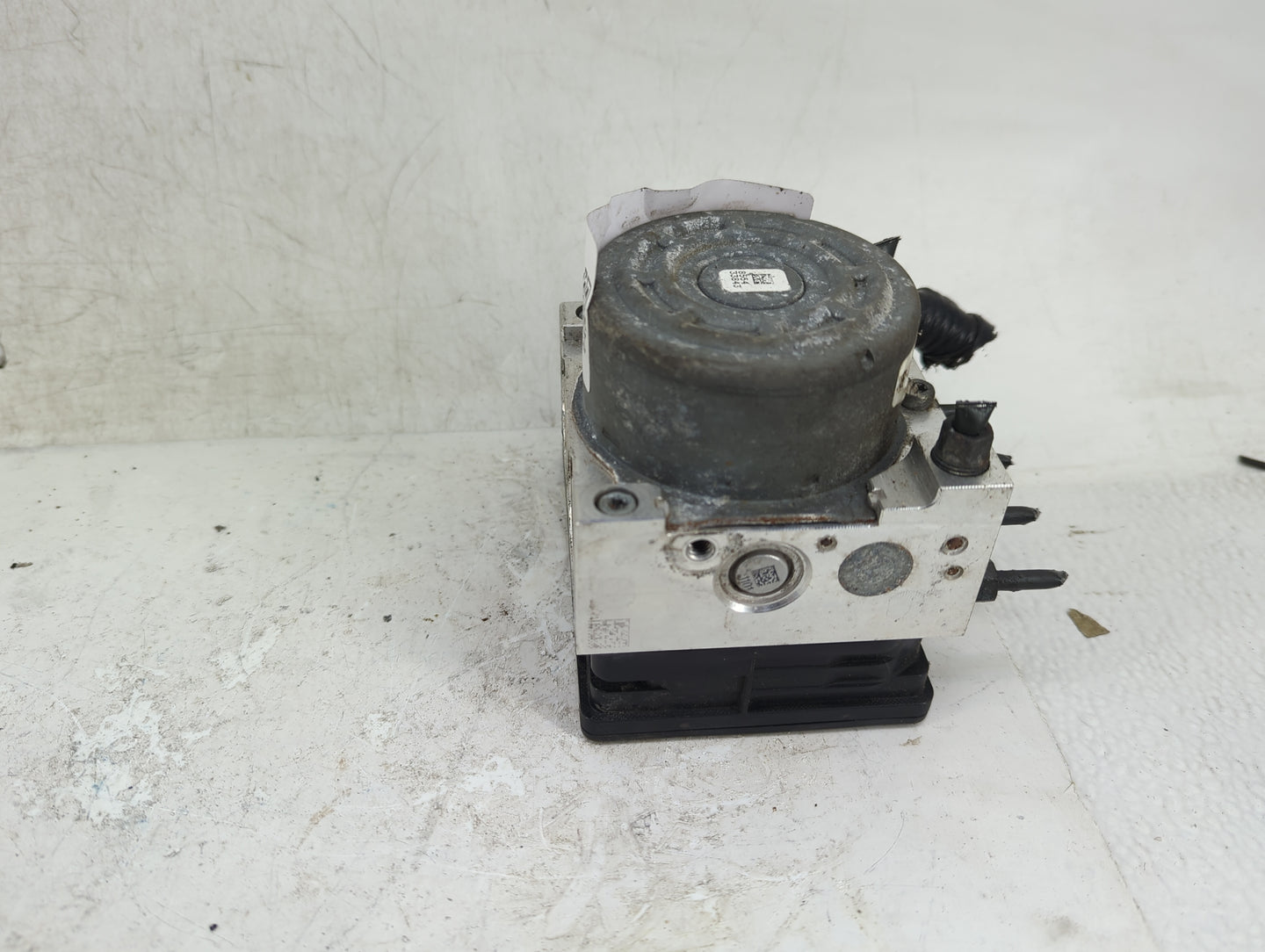 2017-2018 Ford Fusion ABS Pump Control Module Replacement Fits Fits 2017 2018 OEM Used Auto Parts - Oemusedautoparts1.com