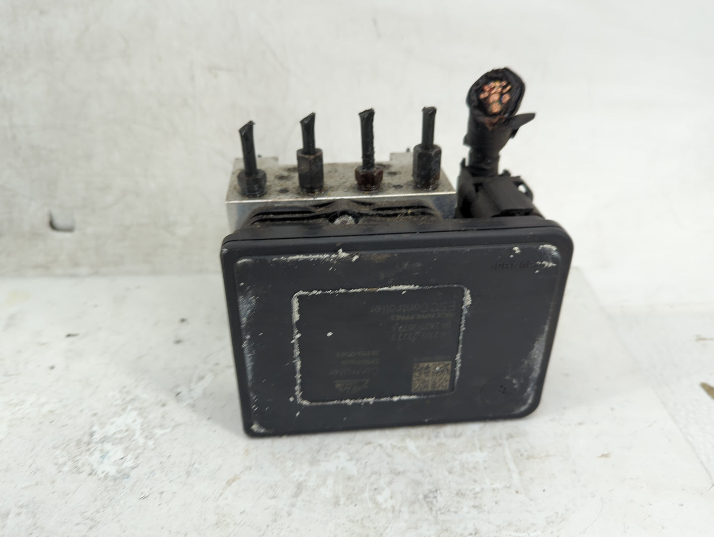 2017-2018 Ford Fusion ABS Pump Control Module Replacement Fits Fits 2017 2018 OEM Used Auto Parts - Oemusedautoparts1.com