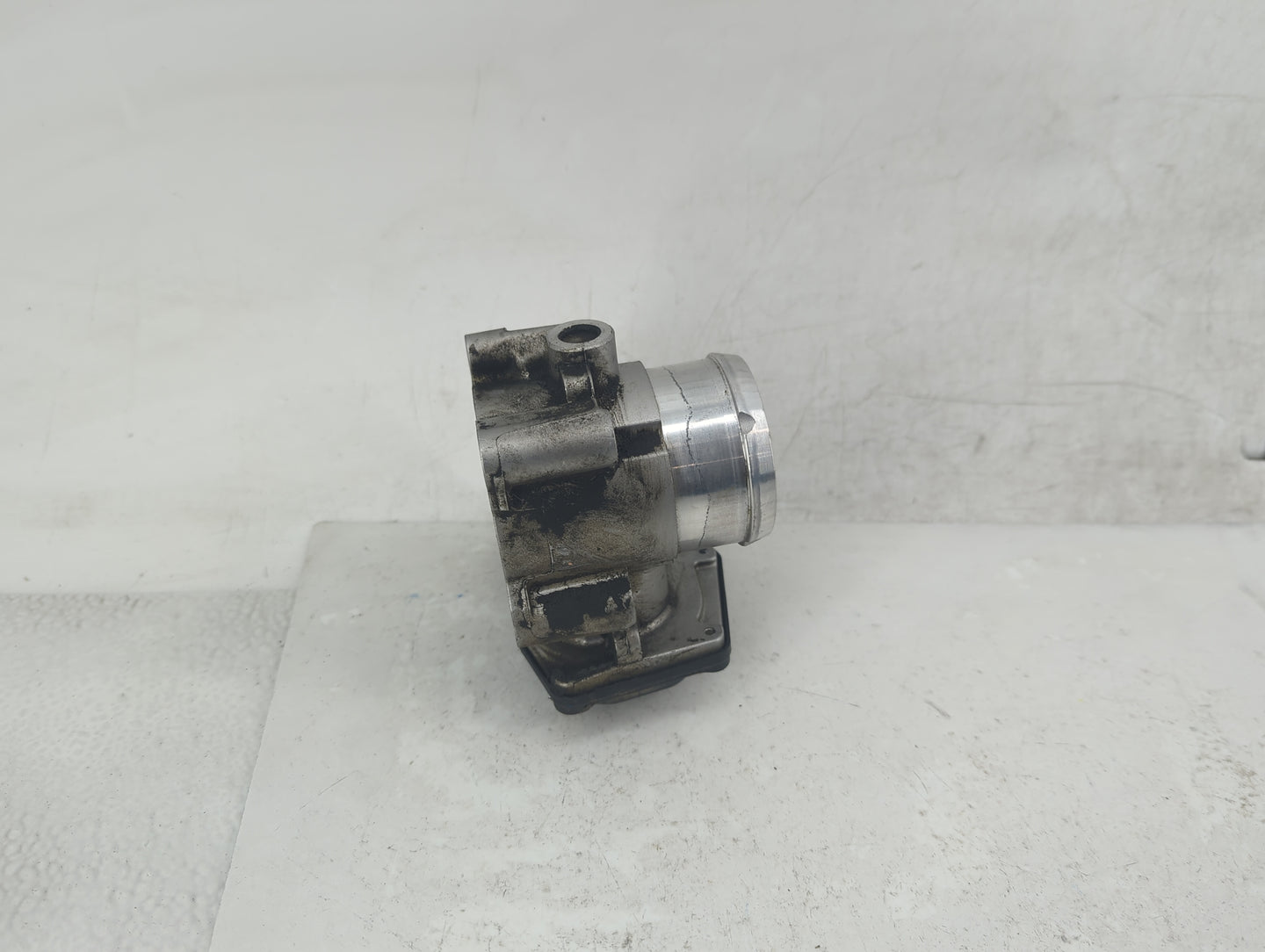 2014-2020 Ford Fusion Throttle Body P/N:DS7G-9F991-BB Fits Fits 2014 2015 2016 2017 2018 2019 2020 OEM Used Auto Parts - Oem