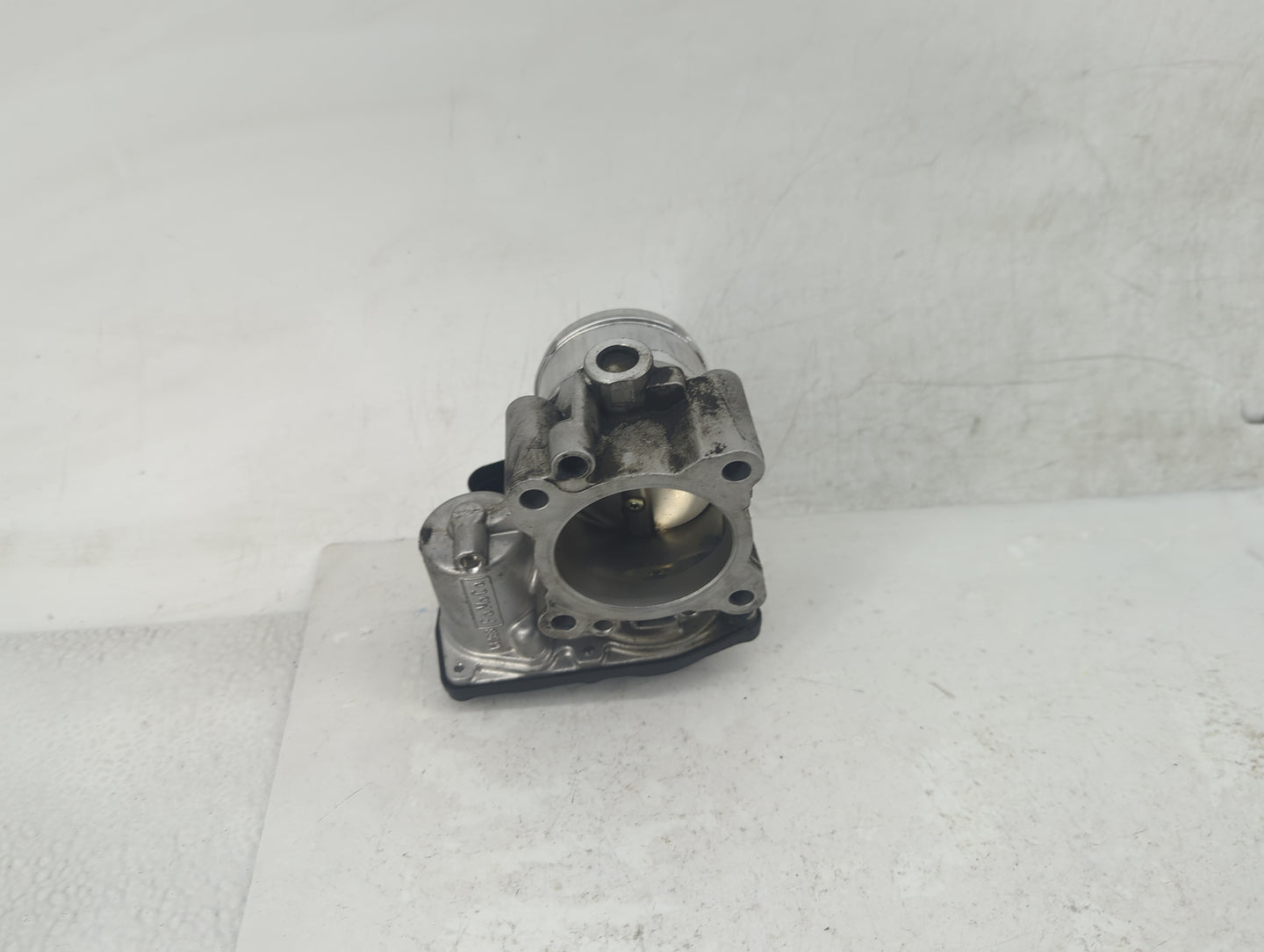2014-2020 Ford Fusion Throttle Body P/N:DS7G-9F991-BB Fits Fits 2014 2015 2016 2017 2018 2019 2020 OEM Used Auto Parts - Oem