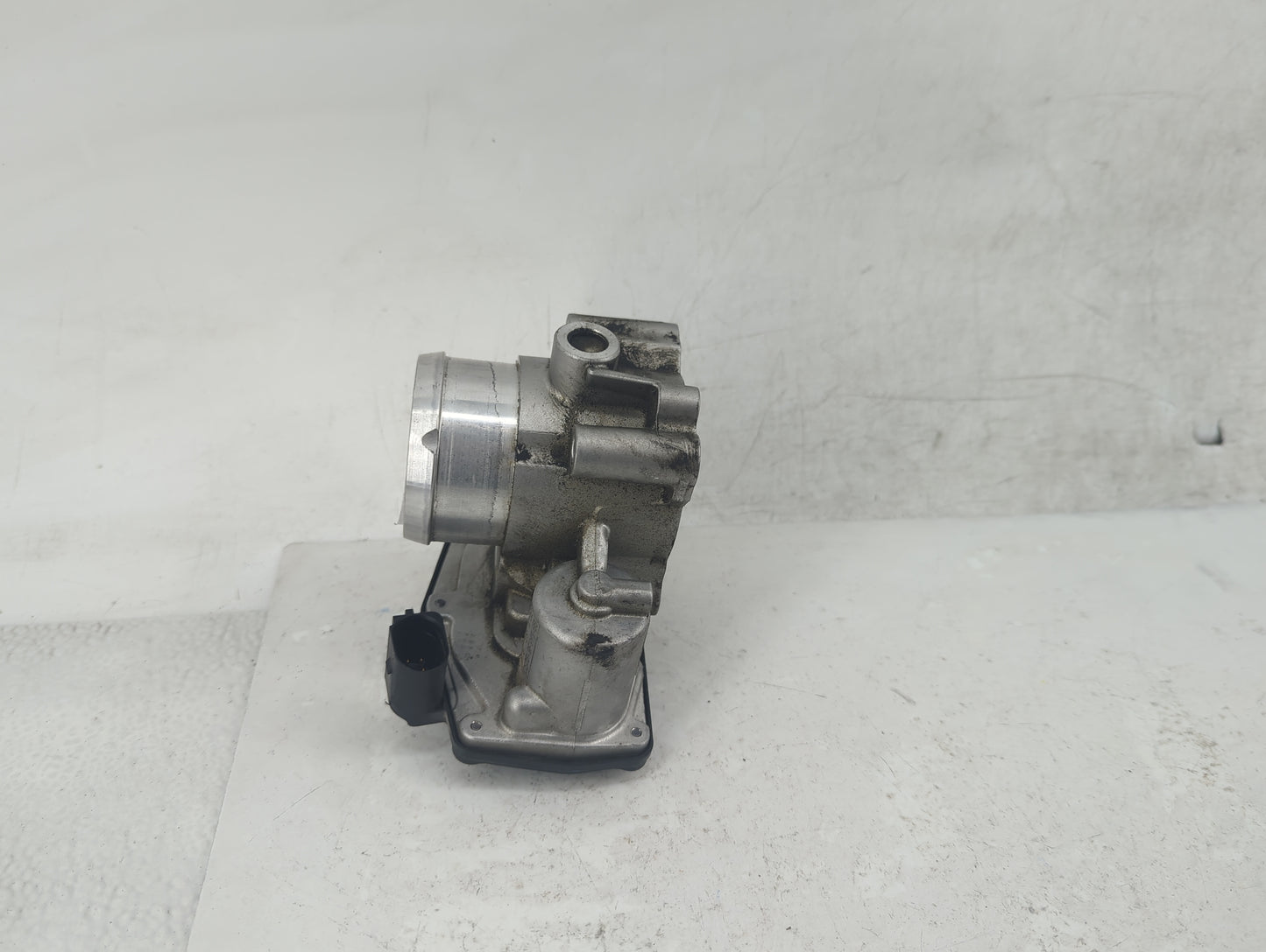 2014-2020 Ford Fusion Throttle Body P/N:DS7G-9F991-BB Fits Fits 2014 2015 2016 2017 2018 2019 2020 OEM Used Auto Parts - Oem