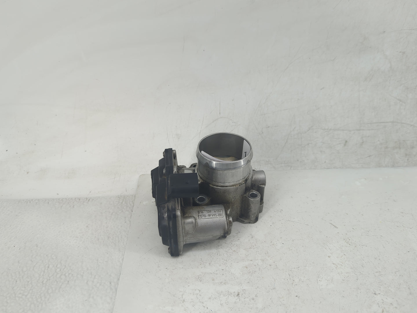 2014-2020 Ford Fusion Throttle Body P/N:DS7G-9F991-BB Fits Fits 2014 2015 2016 2017 2018 2019 2020 OEM Used Auto Parts - Oem
