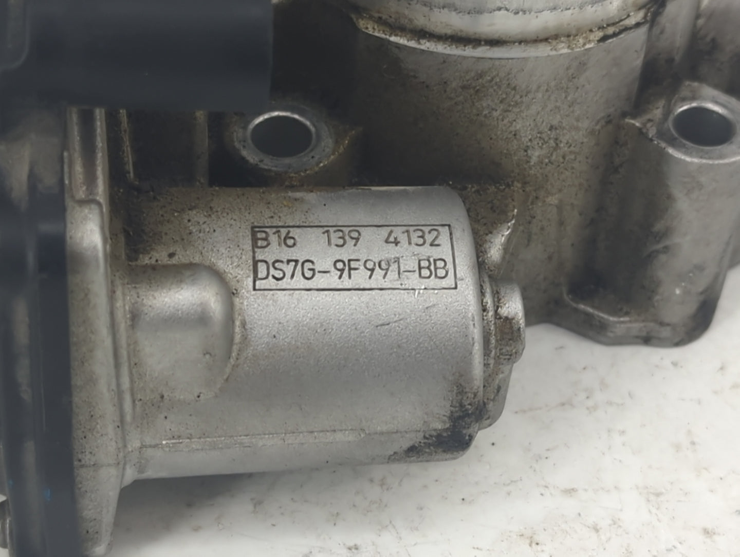 2014-2020 Ford Fusion Throttle Body P/N:DS7G-9F991-BB Fits Fits 2014 2015 2016 2017 2018 2019 2020 OEM Used Auto Parts - Oem