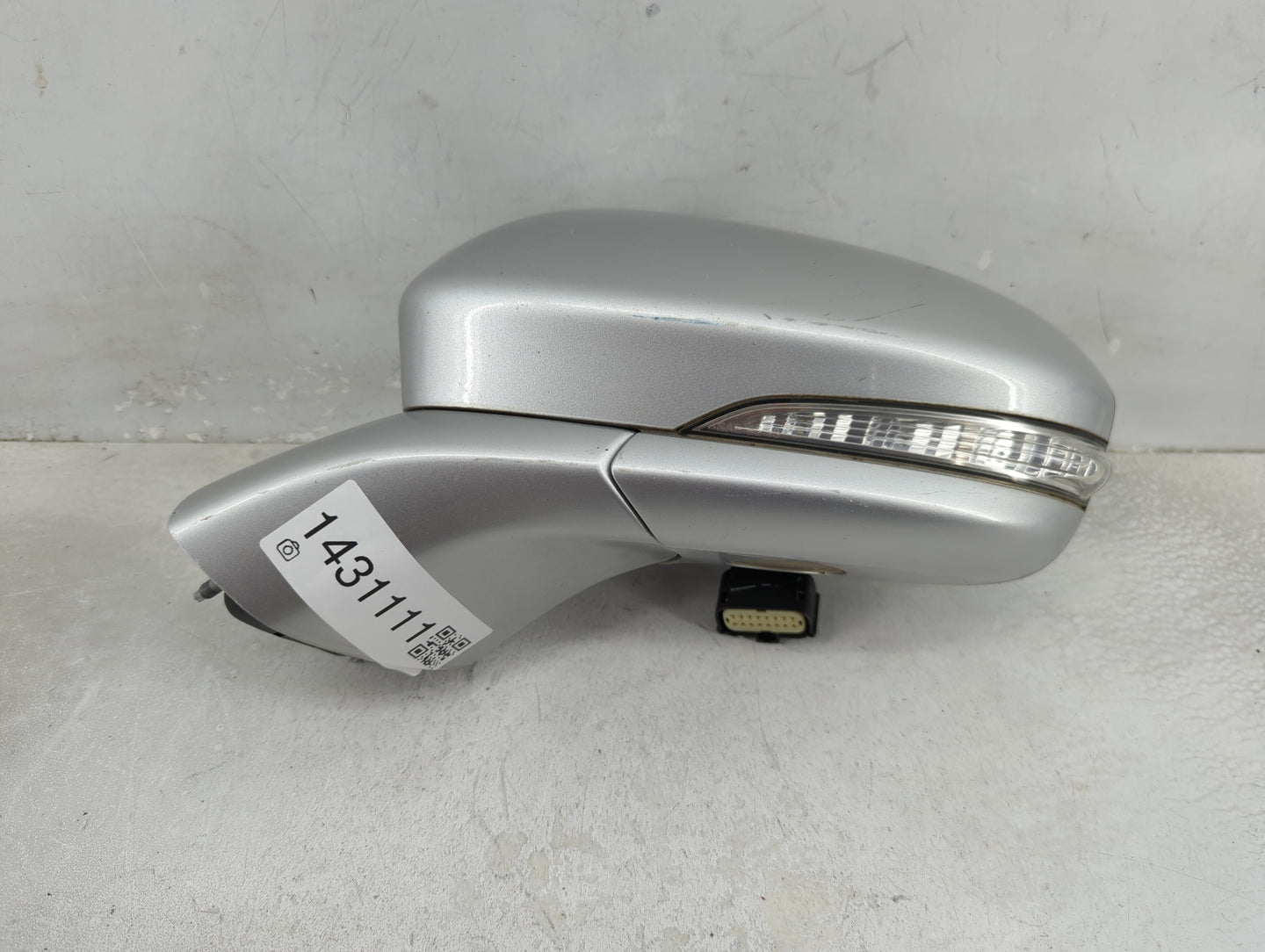 2015-2017 Ford Fusion Driver Side View Mirror - Left Door Mirror OEM Used - Oemusedautoparts1.com