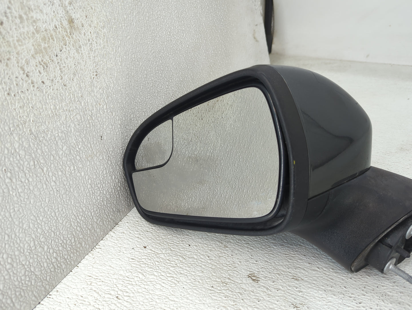 2016-2020 Ford Fusion Driver Side View Mirror - Left Door Mirror OEM Used - Oemusedautoparts1.com