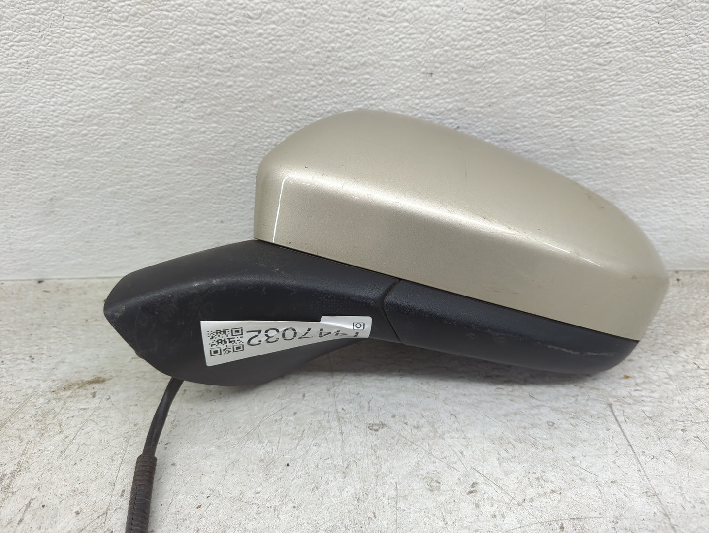 2016-2020 Ford Fusion Driver Side View Mirror - Left Door Mirror OEM Used - Oemusedautoparts1.com
