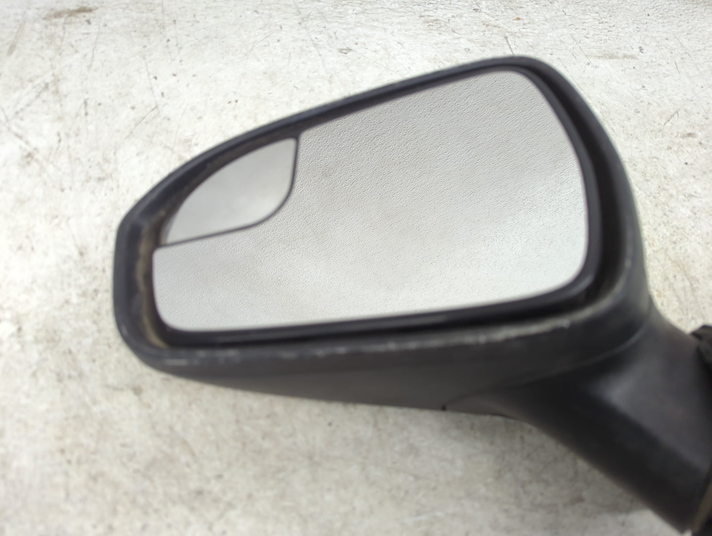 2016-2020 Ford Fusion Driver Side View Mirror - Left Door Mirror OEM Used - Oemusedautoparts1.com