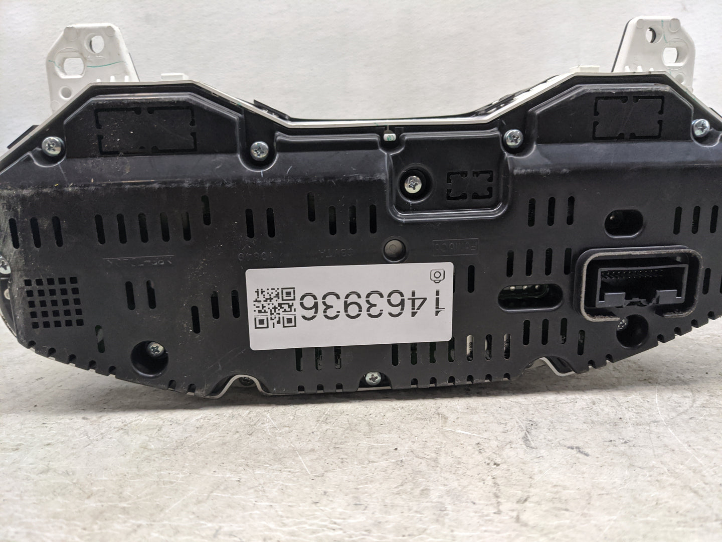 2017 Ford Fusion Instrument Cluster Speedometer Gauges P/N:HS7T-10849-GE MX2575ZO-3174, DS7T-10890-GA Miles:111K Fits OEM Us