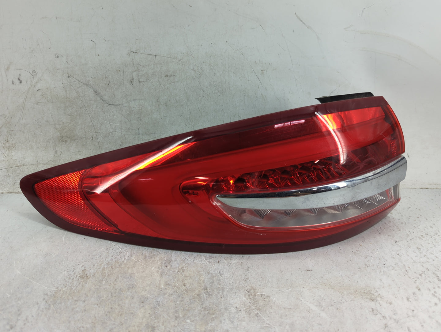 2017-2020 Ford Fusion Tail Light Assembly Passenger Right OEM P/N:HS73-13405-AB F00HTF406301 Fits Fits 2017 2018 2019 2020 O
