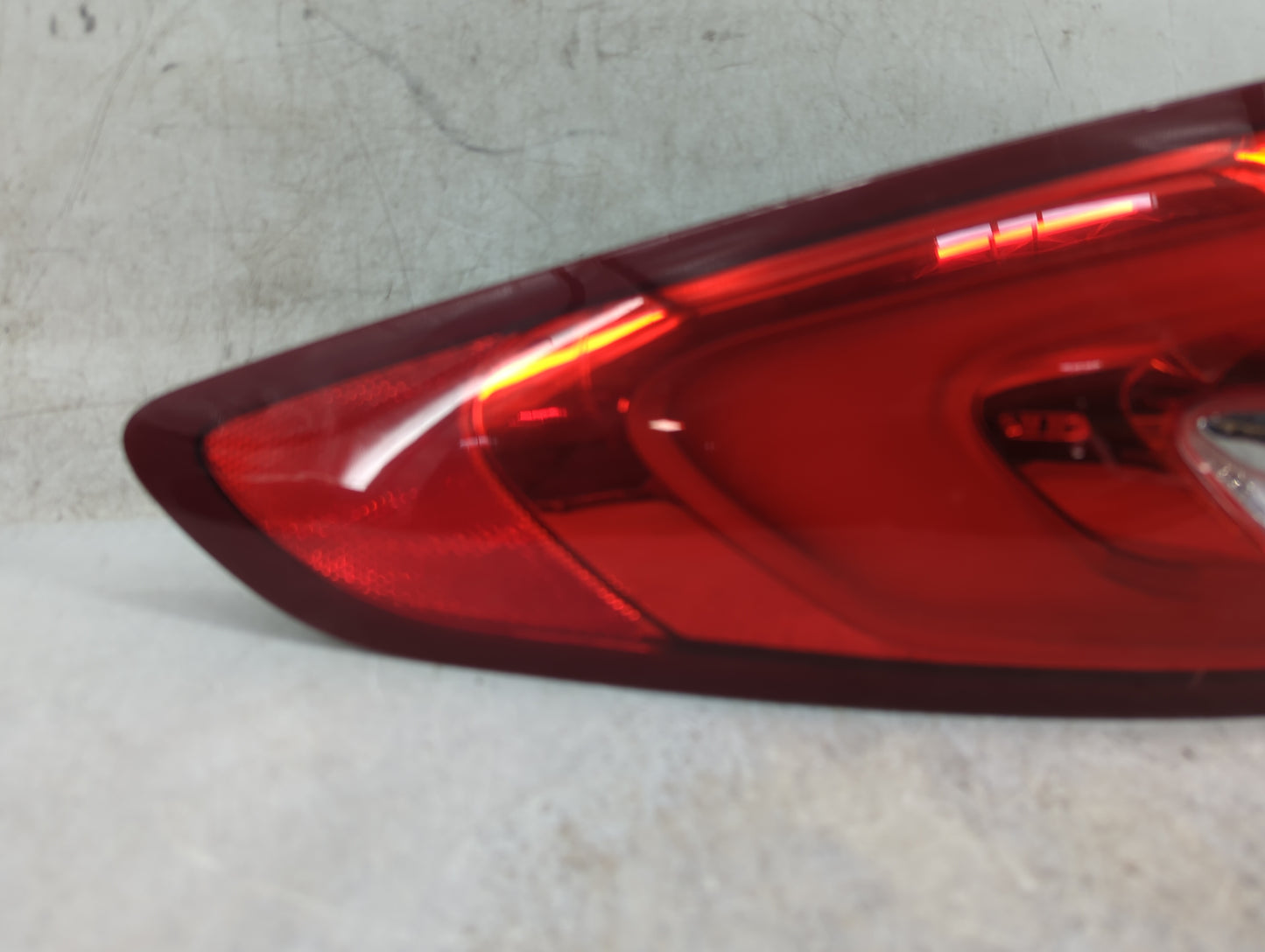 2017-2020 Ford Fusion Tail Light Assembly Passenger Right OEM P/N:HS73-13405-AB F00HTF406301 Fits Fits 2017 2018 2019 2020 O
