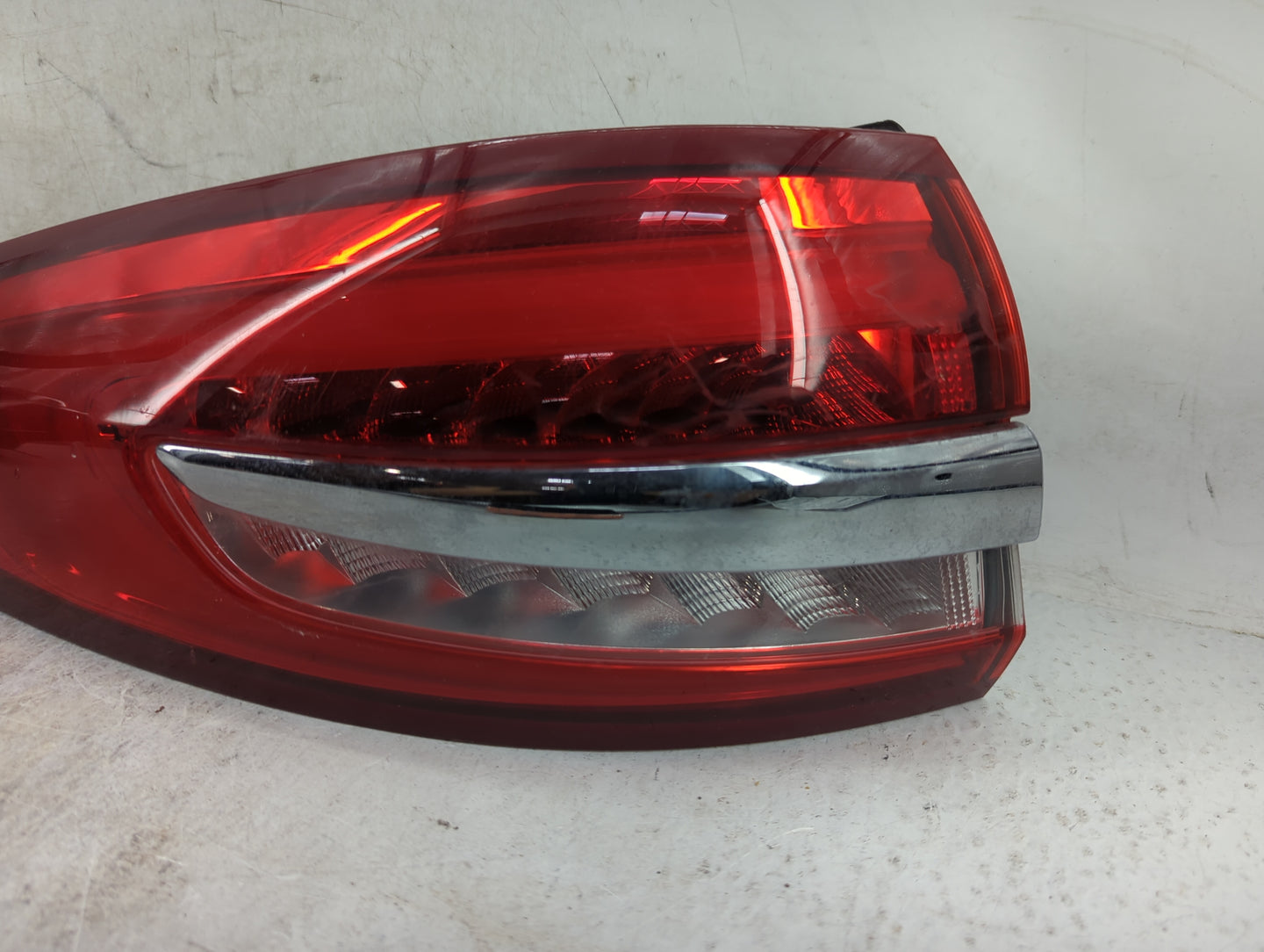 2017-2020 Ford Fusion Tail Light Assembly Passenger Right OEM P/N:HS73-13405-AB F00HTF406301 Fits Fits 2017 2018 2019 2020 O