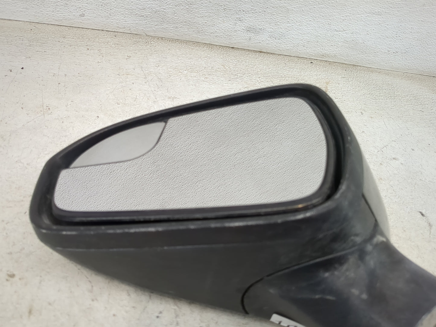 2016-2020 Ford Fusion Driver Side View Mirror - Left Door Mirror OEM Used - Oemusedautoparts1.com