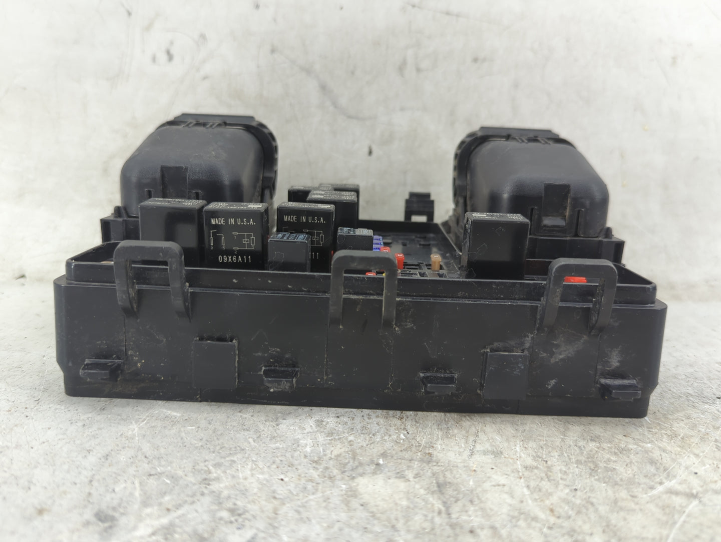 2017-2020 Ford Fusion Fusebox Fuse Box Panel Relay Module P/N:HG9T14D068AC 8T2T-14B192-AB Fits Fits 2017 2018 2019 2020 OEM 
