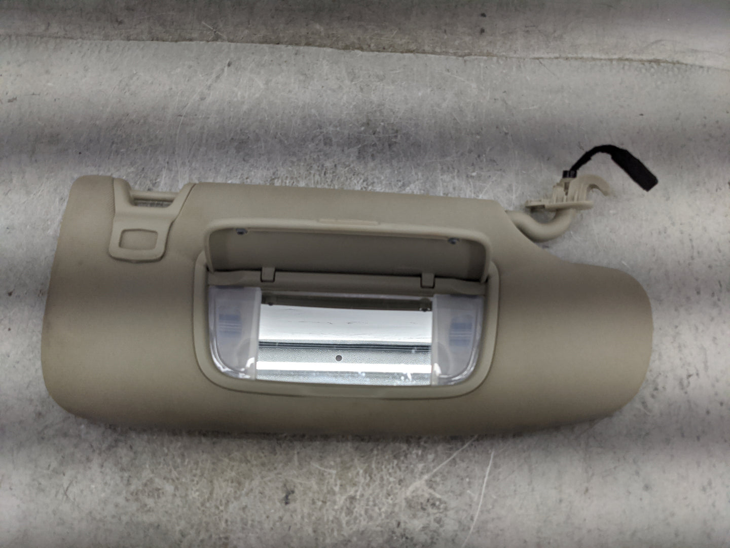 2017-2020 Ford Fusion Sun Visor Shade Replacement Passenger Right Mirror Fits Fits 2017 2018 2019 2020 OEM Used Auto Parts -