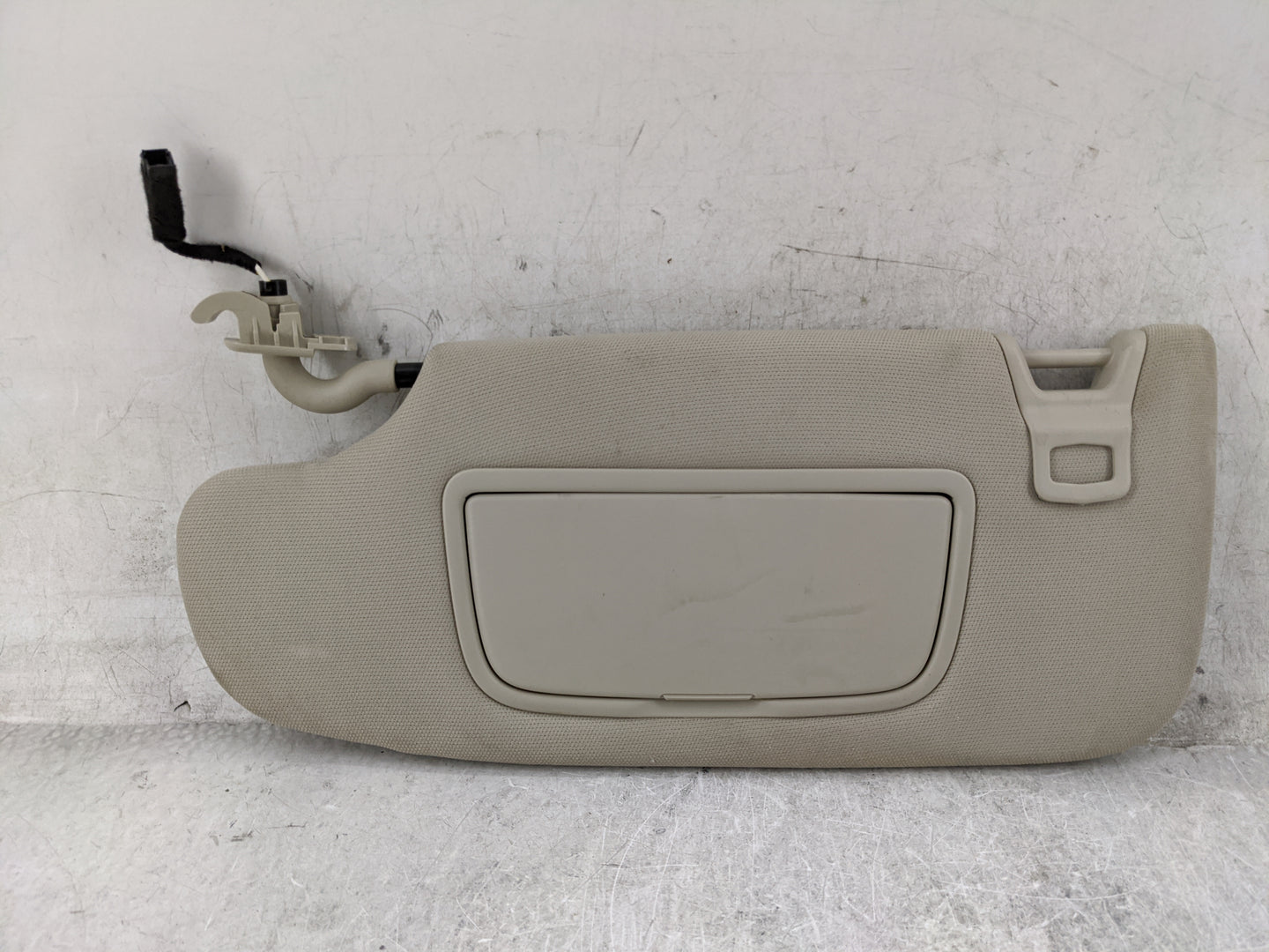 2017 Ford Fusion Sun Visor Shade Replacement Driver Left Mirror Fits OEM Used Auto Parts - Oemusedautoparts1.com