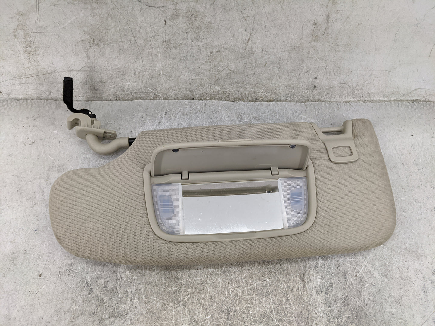 2017 Ford Fusion Sun Visor Shade Replacement Driver Left Mirror Fits OEM Used Auto Parts - Oemusedautoparts1.com