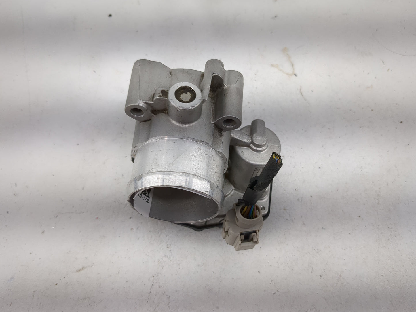 2014-2020 Ford Fusion Throttle Body P/N:DS7G-9F991-BB Fits Fits 2014 2015 2016 2017 2018 2019 2020 OEM Used Auto Parts - Oem