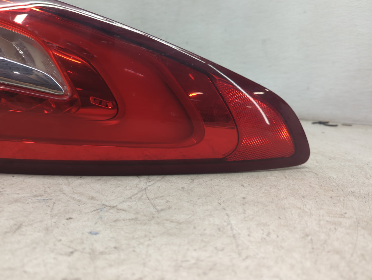 2017-2020 Ford Fusion Tail Light Assembly Driver Left OEM P/N:HS73-13405-AD F00HTF406307 Fits Fits 2017 2018 2019 2020 OEM U