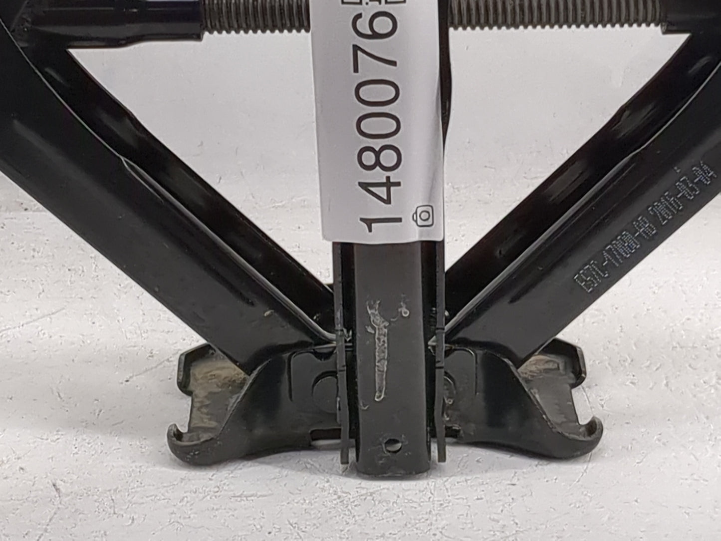 2017 Ford Fusion Spare Scissor Car Jack Black - Oemusedautoparts1.com