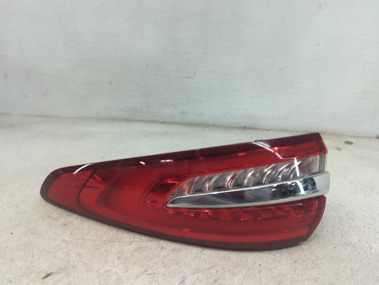 2017-2020 Ford Fusion Passenger Right Side Deck Lid Mounted Tail Light - Oemusedautoparts1.com