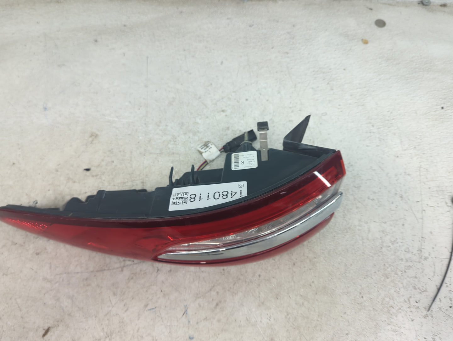 2017-2020 Ford Fusion Passenger Right Side Deck Lid Mounted Tail Light - Oemusedautoparts1.com