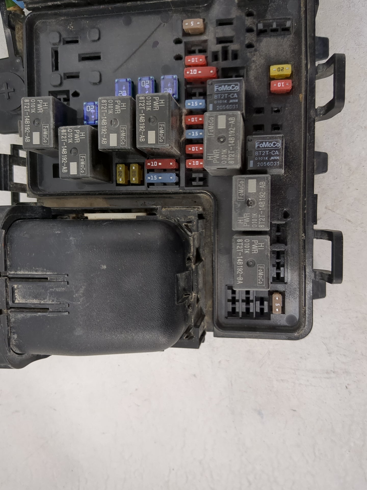 2017-2020 Ford Fusion Fusebox Fuse Box Panel Relay Module P/N:HG9T14D068AC 8T2T-14B192-AB Fits Fits 2017 2018 2019 2020 OEM 