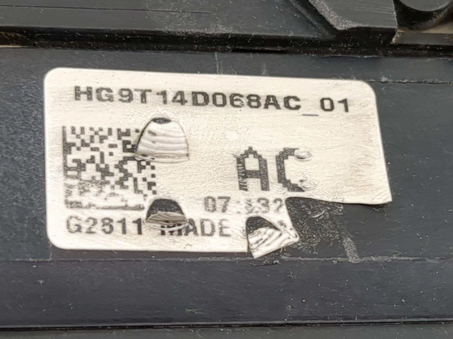 2017-2020 Ford Fusion Fusebox Fuse Box Panel Relay Module P/N:HG9T14D068AC 8T2T-14B192-AB Fits Fits 2017 2018 2019 2020 OEM 