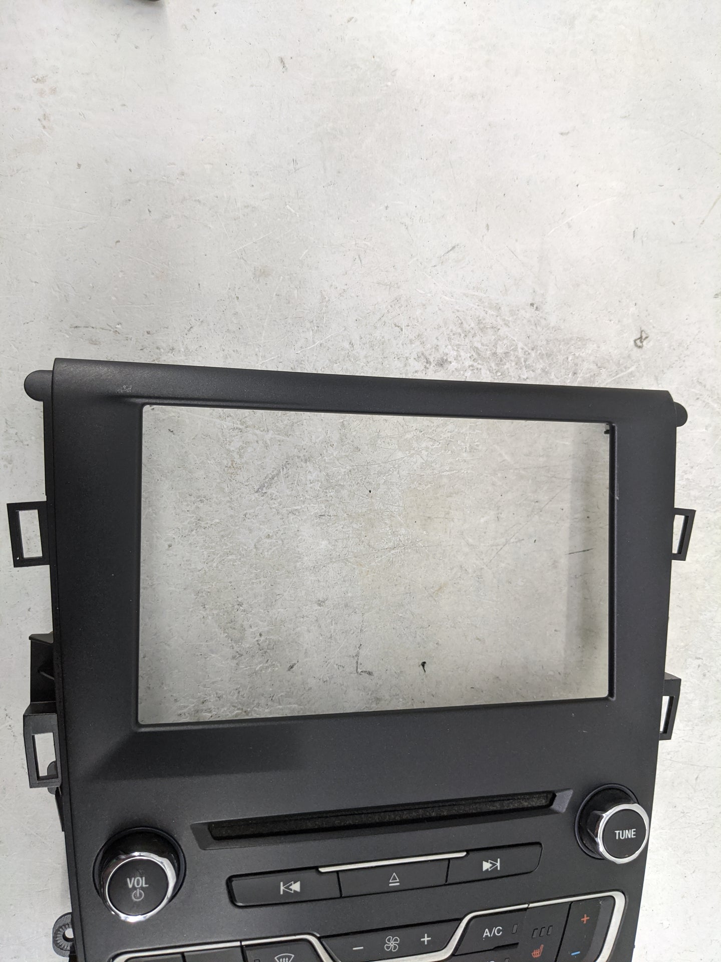 2017-2017 Ford Fusion Radio Control Panel 1483072 - Oemusedautoparts1.com