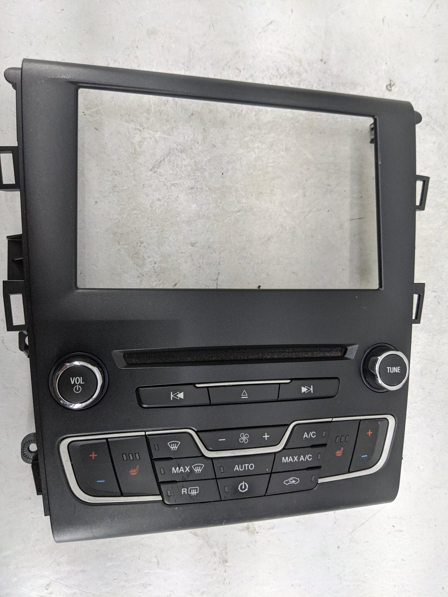 2017-2017 Ford Fusion Radio Control Panel 1483072 - Oemusedautoparts1.com