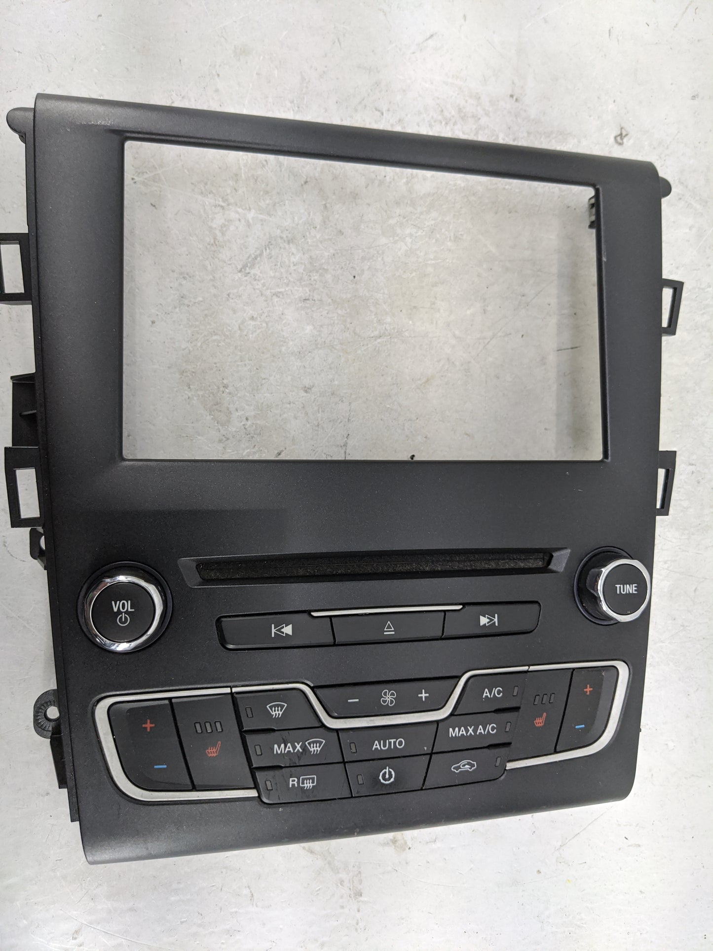 2017-2017 Ford Fusion Radio Control Panel 1483072 - Oemusedautoparts1.com